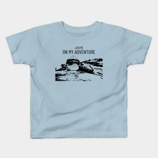 Join me on my adventure! Kids T-Shirt